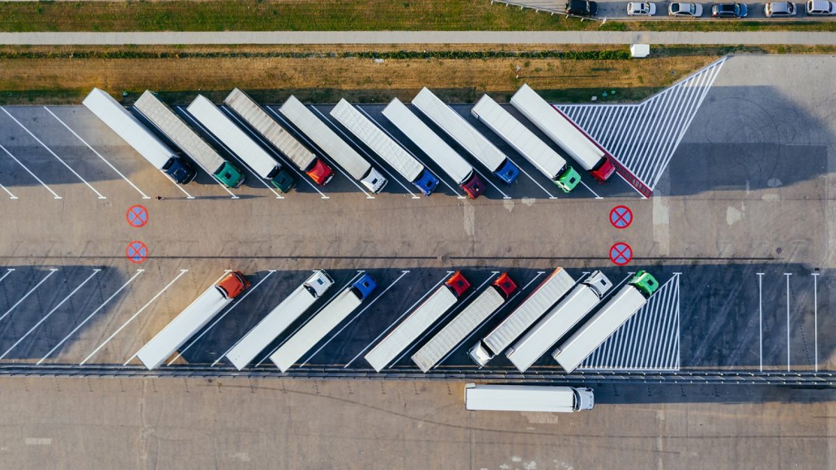 Des barrières pivotantes pour les bâtiments industriels