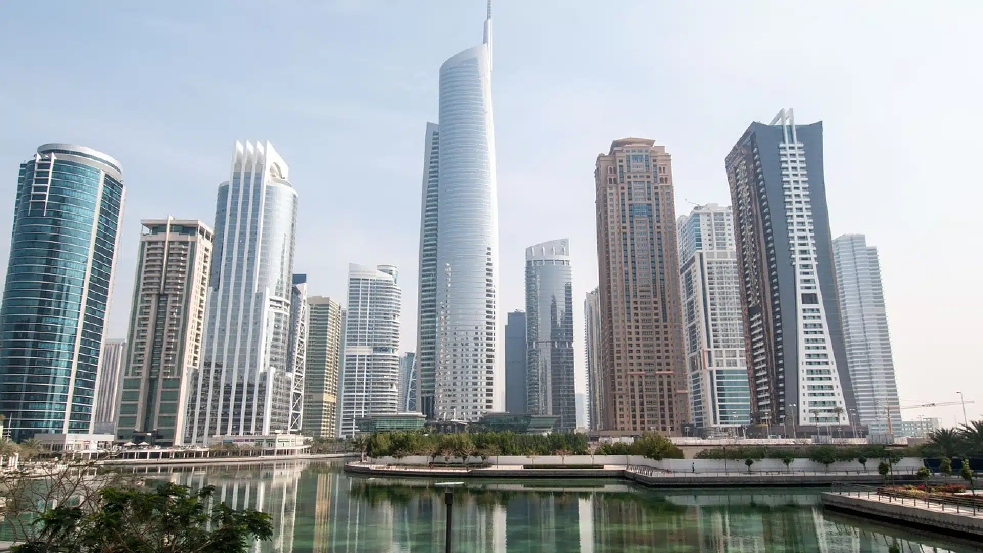 Créer une société à Dubaï en surfant sur LE dynamisme touristique de l’Émirat ?
