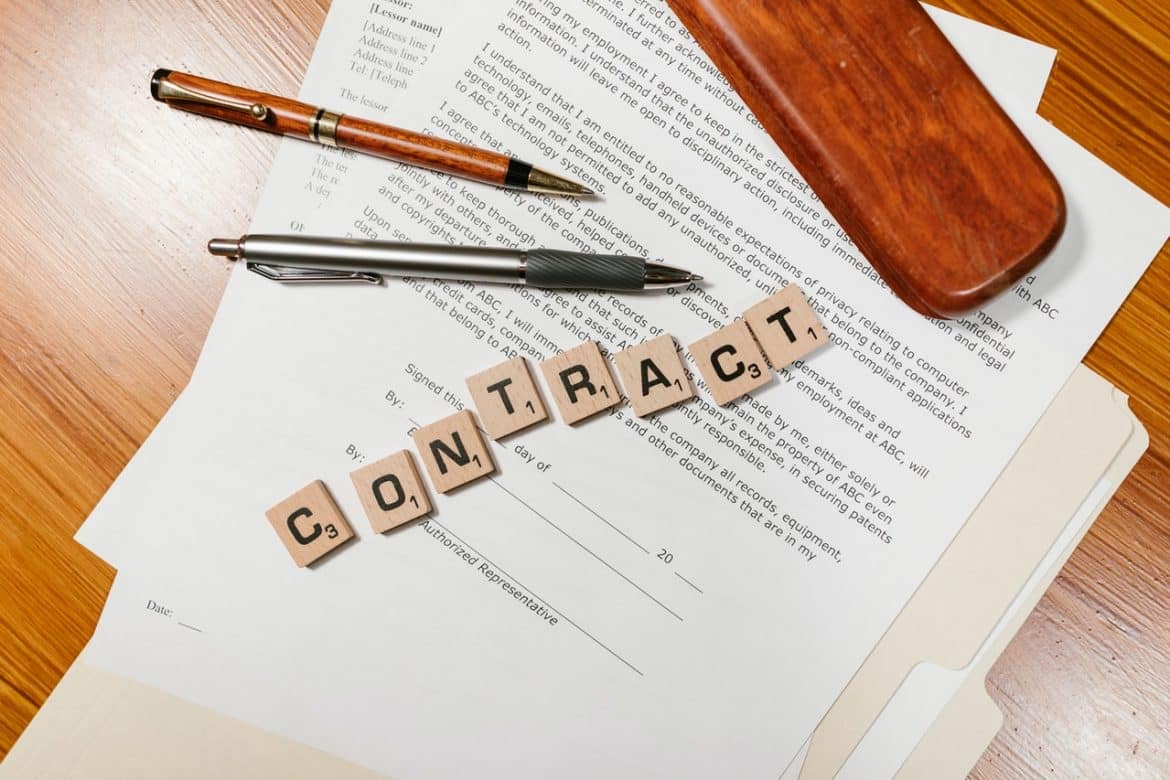 Les règles à respecter pour la rédaction de contrats commerciaux et leur impact sur votre entreprise