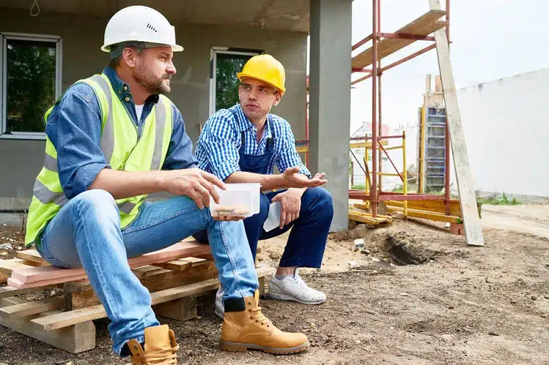 Comprendre les catégories de travailleurs : employé, ouvrier, cadre