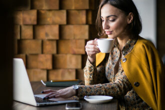 Portage salarial : comment lire une simulation de fiche de paie prévisionnelle ?