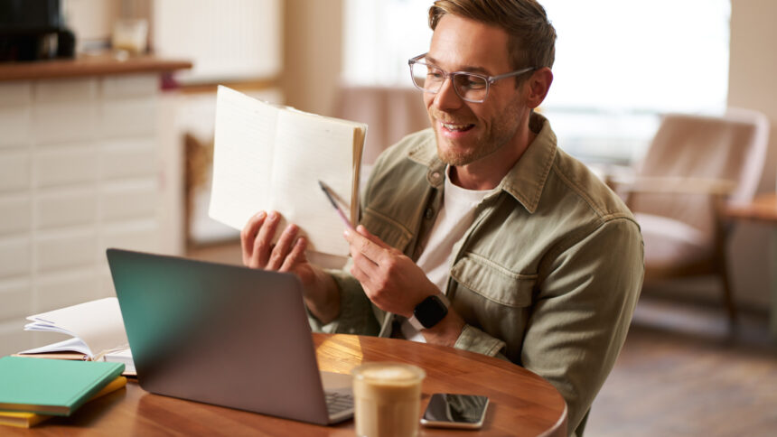 Portage salarial ou auto-entrepreneur : quelle option pour un freelance du web en 2026 ?